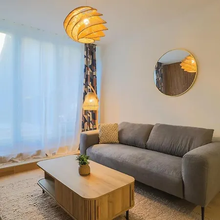 Chic 3-bedroom Apartment-patio-garden-downtown Apartman Amiens