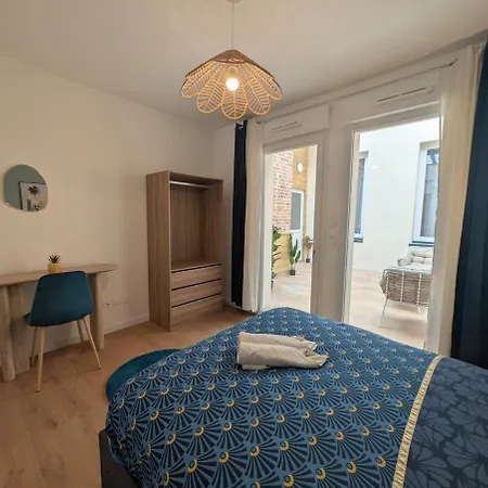 شقة Chic 3-bedroom Apartment-patio-garden-downtown أميا