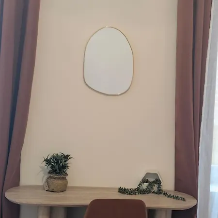 Chic 3-bedroom Apartment-patio-garden-downtown Apartman