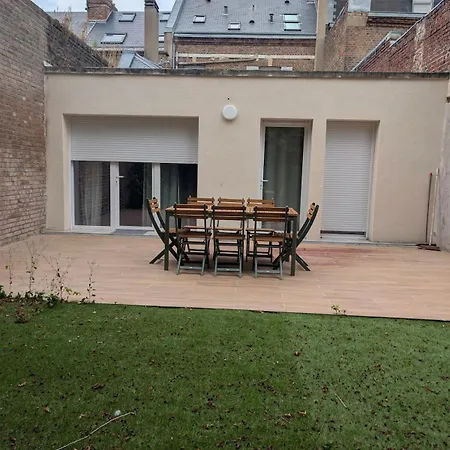 Apartament Chic 3-bedroom Apartment-patio-garden-downtown *