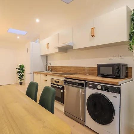 Chic 3-bedroom Apartment-patio-garden-downtown * Amiens