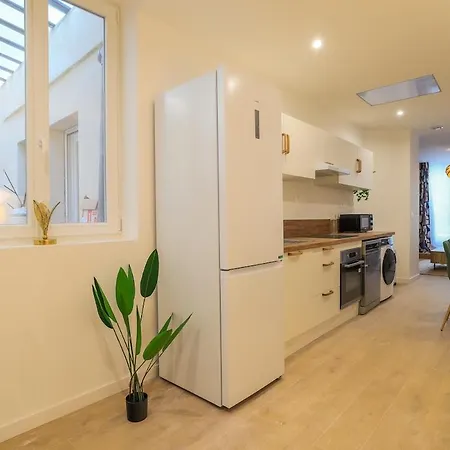 Chic 3-bedroom Apartment-patio-garden-downtown *